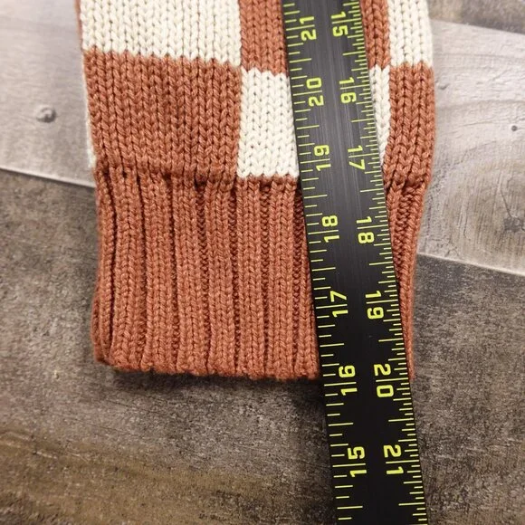 American Eagle Outfitters Rust and Cream Checkerboard Cardigan - Picture 6 of 9